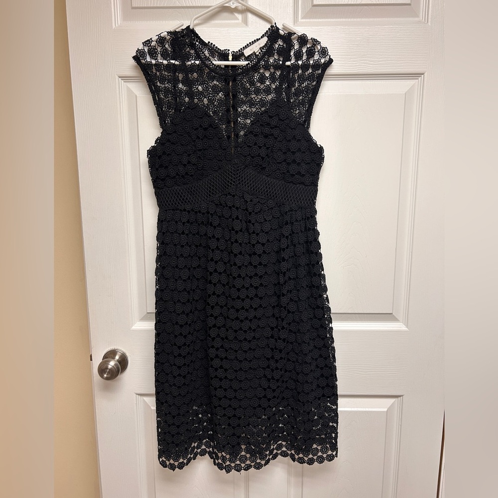 Chic Black Lace Midi Dress